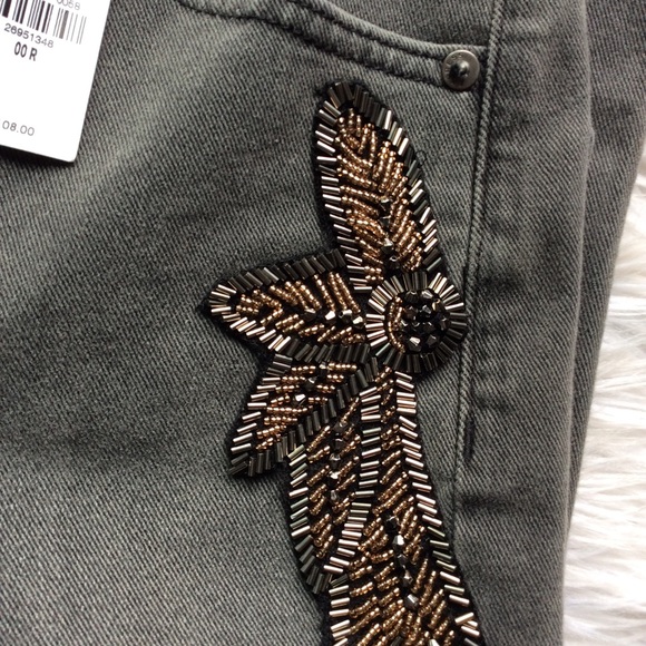 NWT Express Super High Waist Beaded Jean - Picture 12 of 12